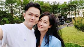 王以路和老公白先生。（圖／翻攝臉書）