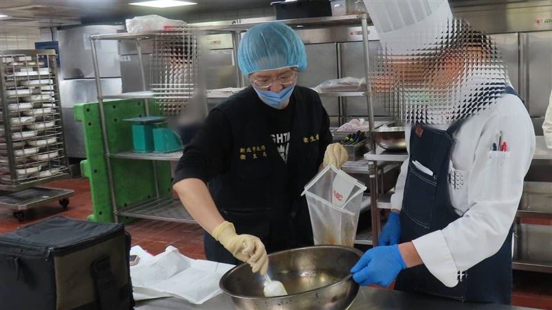 屈臣氏吃春酒62腸胃不適　侯友宜回應了