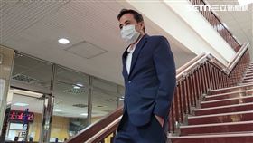 ▲三立董事長張榮華因信任，才委由李天怡處理，沒想到遭背信。（圖／記者楊佩琪攝）