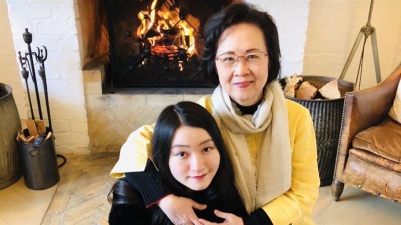 瓊瑤孫女陳可嘉　用畫筆替毛孩子找一個家