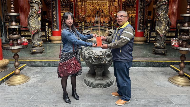 40歲全職媽媽　拜這間廟考上政大研究所