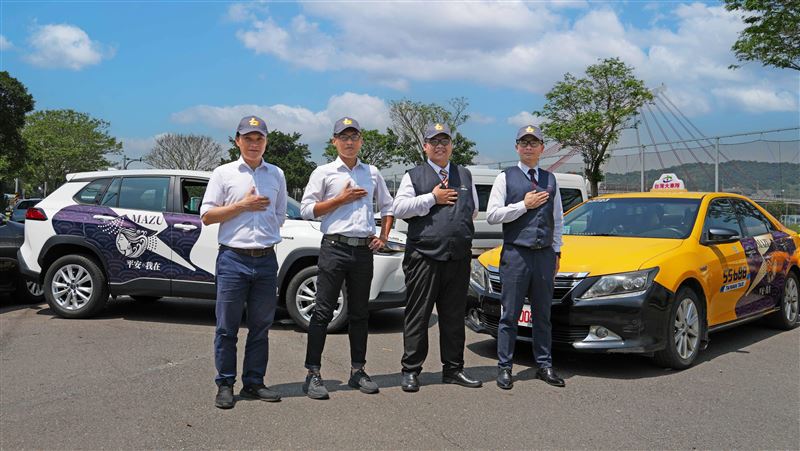 百輛計程車化身媽祖守護車　搭乘拿祈福禮