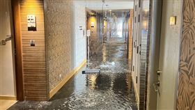 花蓮煙波大飯店淹水。（圖／翻攝畫面）