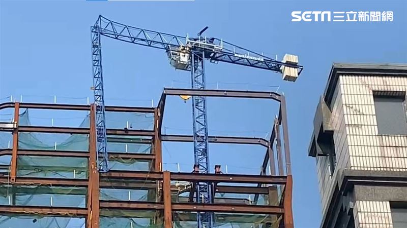 全台規模7.2強震　大直建案工地吊塔變形