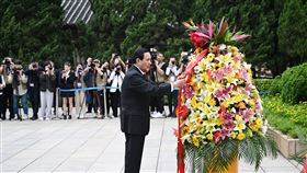 馬英九參訪黃花崗。(圖/馬英九基金會提供)