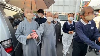 強震襲花蓮　慈濟送熱食證嚴法師到場勘災