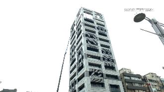 強震猛搖！信義區大樓軟Q晃動　路人驚叫