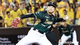 ▲中華職棒35年中信兄弟主場開幕戰，台鋼雄鷹投手賴鴻誠。（圖／記者劉彥池攝影）