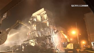 北濱街透天厝整棟震毀　進駐怪手連夜拆除