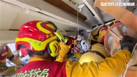 花蓮，天王星大樓，救貓，康姓女教師。(圖／翻攝畫面)