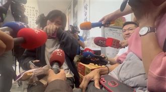 半夜石頭一直砸　晶英受困員工曝過程淚崩