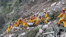 活埋,地震,花蓮,太魯閣,小錐麓步道,直升機,吊掛,砂卡噹步道