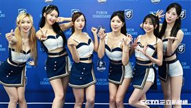 ▲Fubon Angels秀秀子、李雅英、丹丹、南珉貞、慈妹和李晧禎被戲稱是「6本柱」。（圖／記者劉彥池攝影）