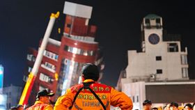 挺進天王星…冒死搜救長達12小時！他致敬各地趕來的無名英雄：謝謝你們。（圖／翻攝自傅崑萁臉書）