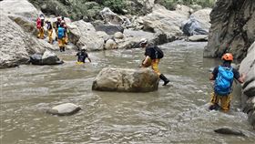 救援隊,搜救犬,砂卡礑,強震,步道,花蓮