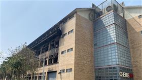 校友站出來！東華大學理工1館震後大火「災損約5億」　一鍵捐款。（圖／翻攝自國立東華大學臉書）