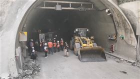 台八線,花蓮,地震,中橫公路,靳珩隧道,空拍,落石,搶修,新北市搜救協會提供