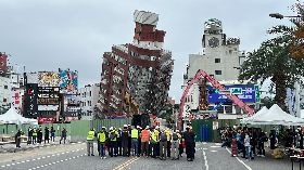 花蓮天王星大樓下午開拆  預計2週內