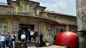 破洞,鷹架,球體,紅球,台南