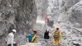 0403強震,花蓮市,台東縣消防局,特搜人員,暖流,牽手