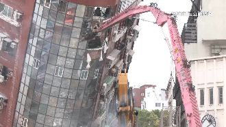 天王星大樓今開拆　住戶哭求回去拿吃飯錢