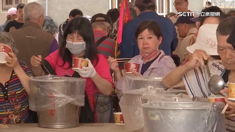 大甲媽祖起駕！志工準備50萬份炒麵米粉