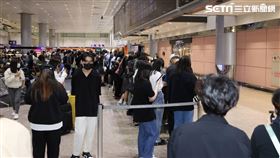 ▲IU（李知恩），現場接機粉絲，EXO，XIUMIN。（圖／記者楊澍攝影）