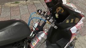 桃園分局環保局組成聯合稽查小組，強力取締噪音車輛。（圖／警方提供）