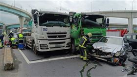 台北港,八里,台61線,聯結車,砂石車,汽車,重機,命危,追撞,