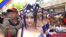 顏清標家設點心站人潮滿　6禮生貌美引注目