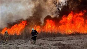 俄羅斯無人機夜襲！第2大城住宅區「慘釀6死10傷」(圖/翻攝自ДСНС України臉書)
