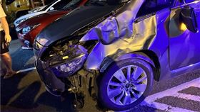 國道1號北上80公里湖口路段今晨發生一起死亡車禍，一名鄭姓男子（65歲）搭乘計程車行經該路段時，突然向司機要求下車，並徒步穿越車道，當場被多車撞擊身亡。