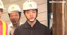 ▲蔣萬安視察忠勤里地震屋舍受損情形