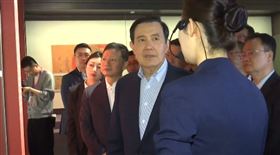 馬英九參訪西安國家版本館。