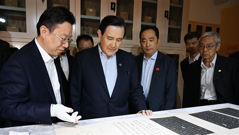 馬英九訪西安　憶67年前母親「燈下課子」