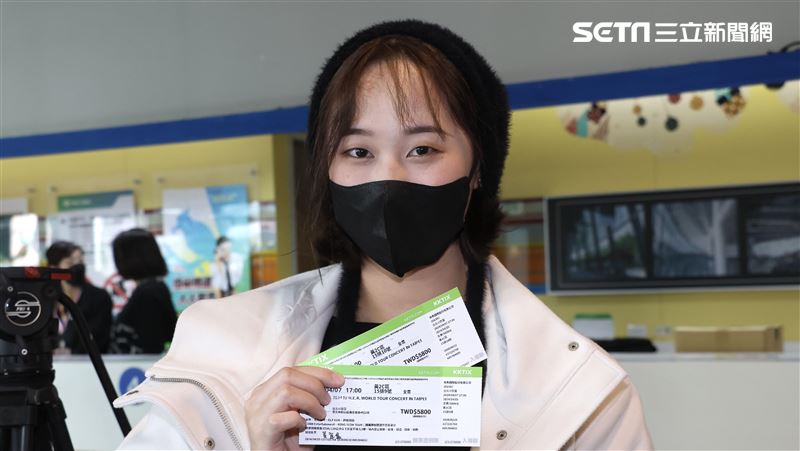 IU第二天幸運兒！害羞直呼：我要去看妳了