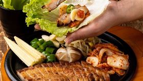 北村豆腐家豬肉湯飯、經典韓式菜包肉、黃金泡椒酸菜嫩豆腐煲、黃金起司豆腐磚,北村豆腐家提供