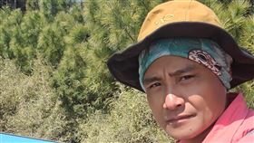 佳暮英雄義消賴孟傳花蓮救災 58公斤能揹逾百公斤（圖／翻攝自賴孟傳臉書）