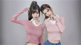 雙胞胎女團「By2」，妹妹孫雨（左）和姊姊孫涵。（圖／翻攝臉書）