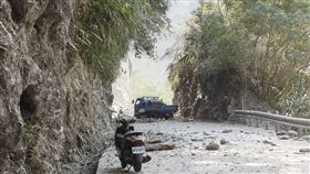 員工上班遇「天崩地裂」強震嚇壞：幸運逃過死神召喚。