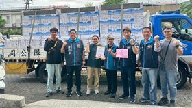 魏嘉賢議員募集民間資源　捐贈600箱飲用水給災民