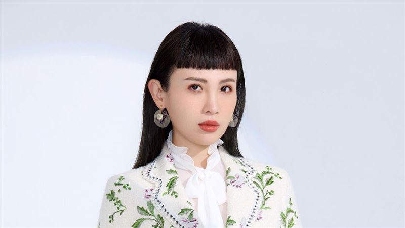 魏如萱春天來了？甜喊：一切都充滿希望
