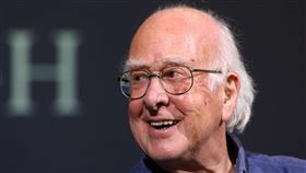 英國物理學家希格斯於4月8日離世，享耆壽94歲。（圖／美聯社／達志影像）