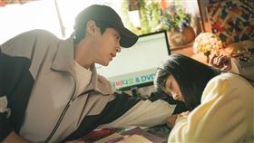 ▲《背著善宰跑》，邊佑錫，金惠奫，俞利，昇延。（圖／愛奇藝國際站提供）