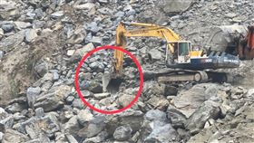 砂卡礑遺體被發現。（圖／翻攝畫面）