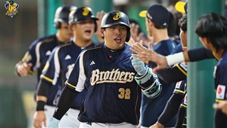 台南Josh開球　兄弟單場狂掃14分退獅奪勝