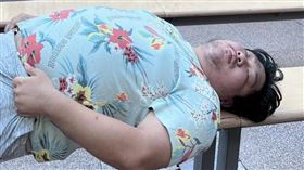 實況主「統神」張嘉航日前針對黃子佼持未成年不雅片評論「沒那麼嚴重」慘遭網友炎上。（圖／翻攝自統神臉書）