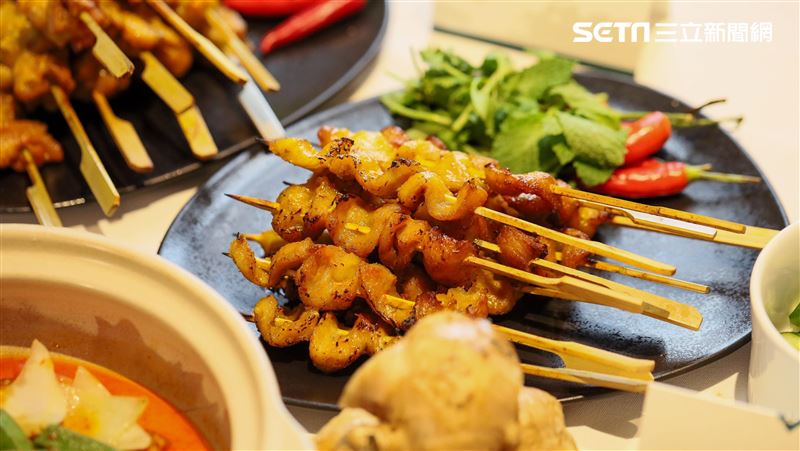不用飛出國！萬豪自助餐吃道地星馬美食
