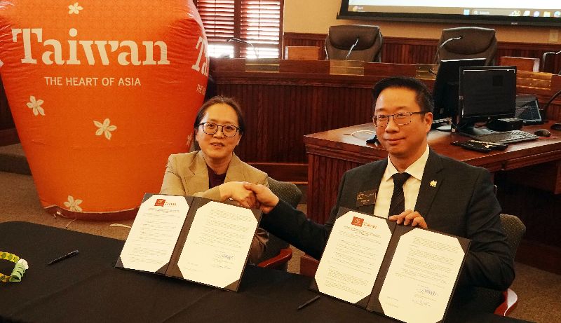 蛇年開始　「台灣燈會花燈」美國也看得到