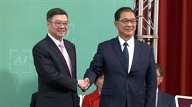 ▲第二波內閣，內定行政院長卓榮泰（左）、台北地檢署檢察長鄭銘謙出任法務部長（右）。